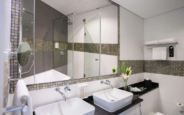 The First Collection Dubai Marina Hotel