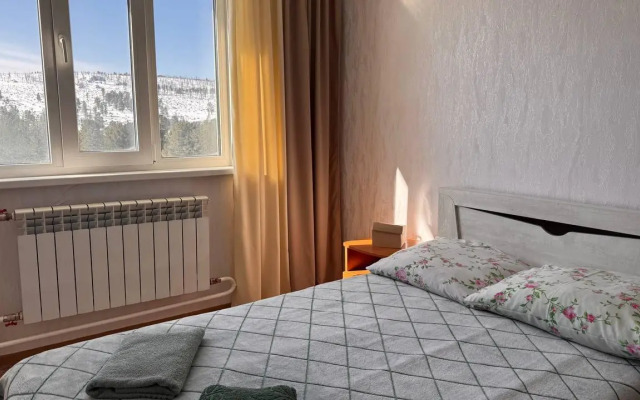 Кедр Золотой