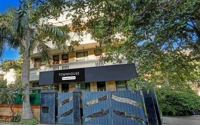 Super Townhouse Sushant Lok Phase 1 Formerly Hotel Neven