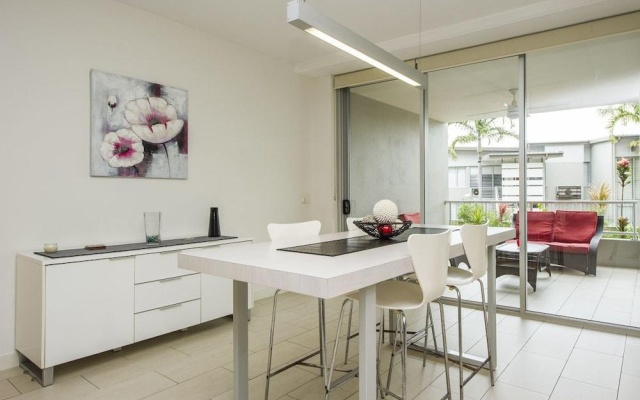 1 Bright Point Apartment 1208 – Guest Rooms – Magnetic Island