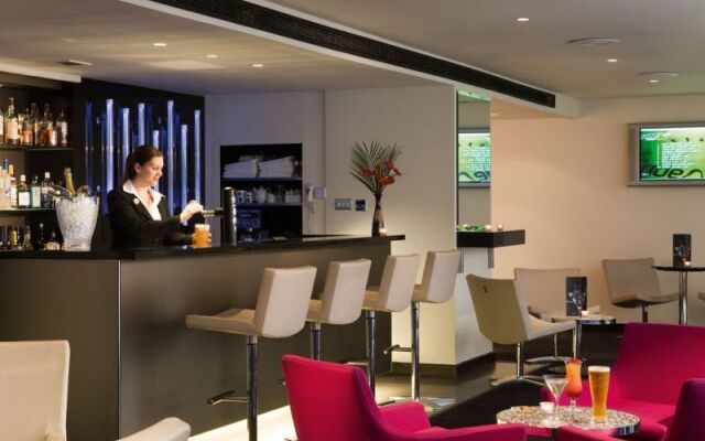 YOTELAIR London Gatwick