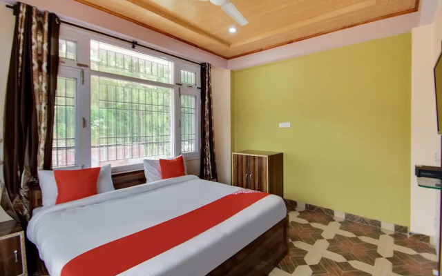 The Pine Stay by OYO Rooms