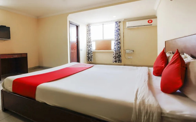 OYO 15140 Hotel Priya Residency