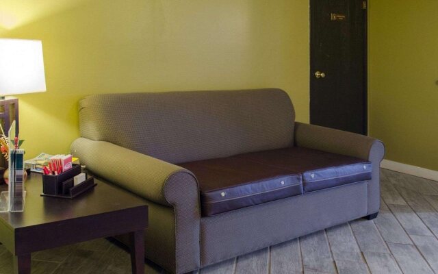 Red Lion Inn & Suites Olathe Kansas City