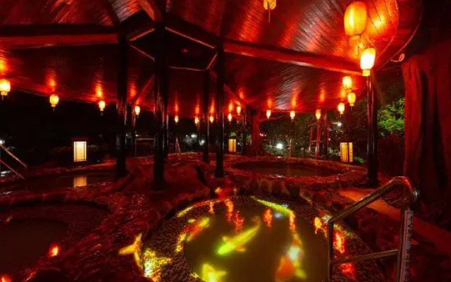 Xinyinzhan Hot Spring Holiday Resort