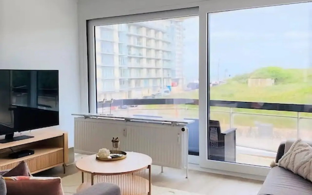 Coastal Stay Steps From Pier