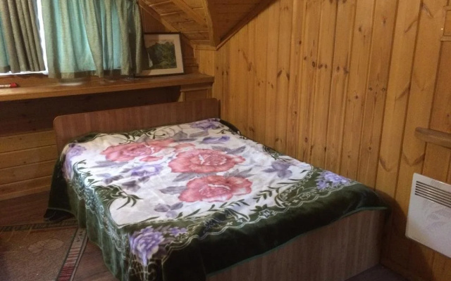 Частный дом с номерами и отдельной кухней — фото