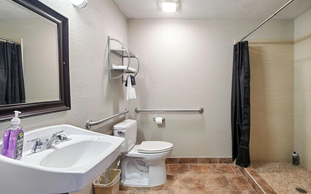 Hotel Dilley Grand