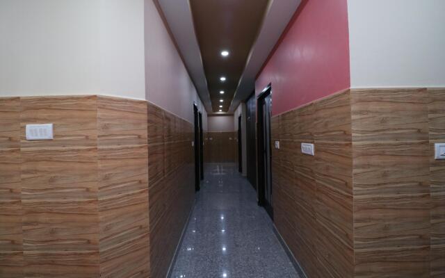 OYO 38202 Om Kripa Residency