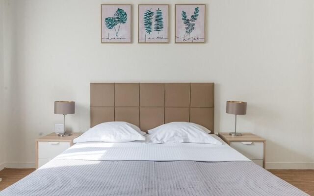 Syntagma Budget Studio