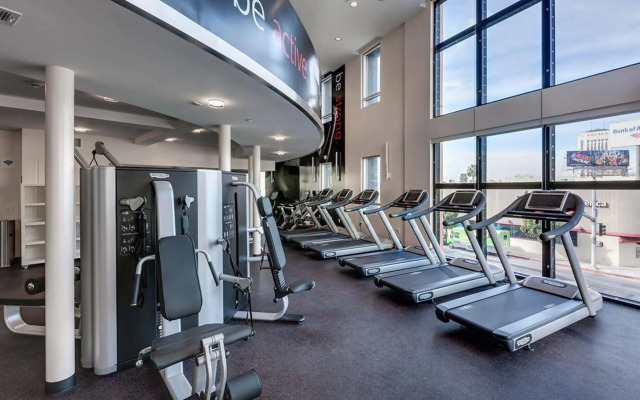 Wilshire La Brea Apartments