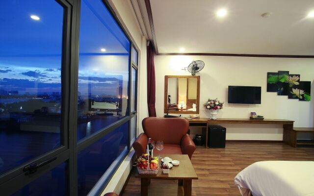 West Lake Home Hotel & Spa