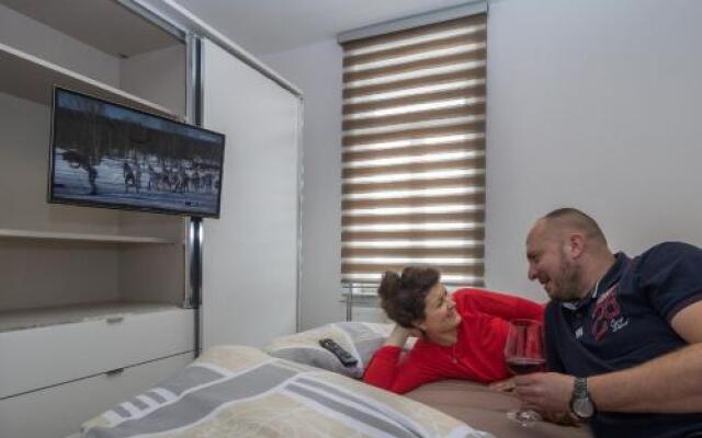 Am Schlosspark 2 - [#76207]