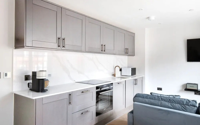 Sophisticated 2 Bedrooms by Spitafields