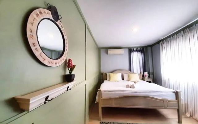 The Royal Chiangkhan Boutique Hotel