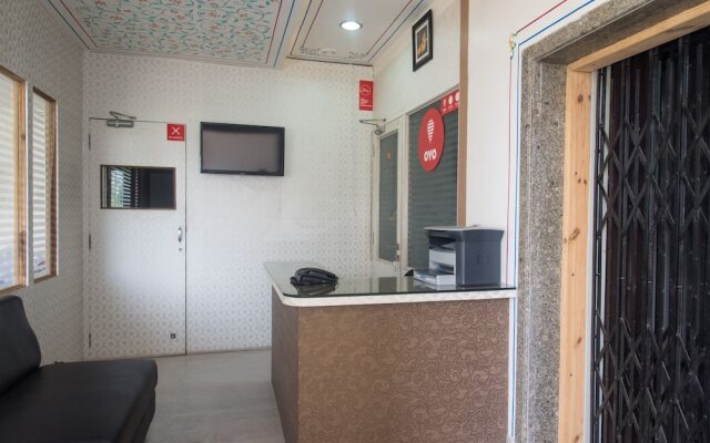 OYO 14838 Shree Jee Hotel