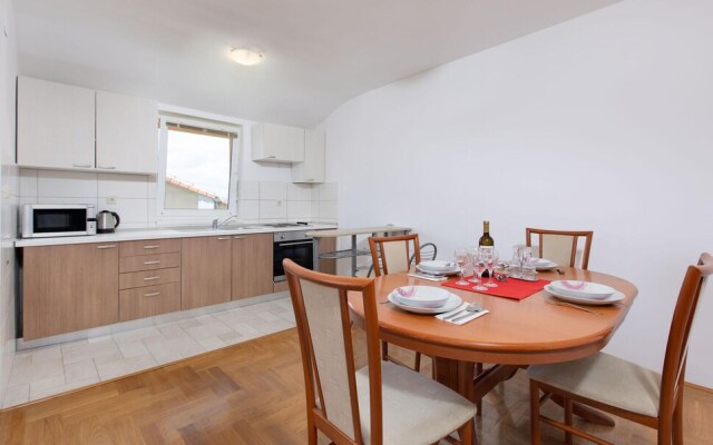 Amazing Apartment in Radici With Wifi and 2 Bedrooms