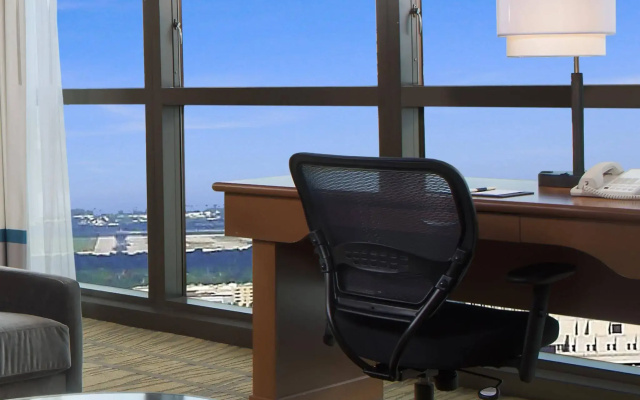DoubleTree by Hilton  Miami Airport & Convention Center