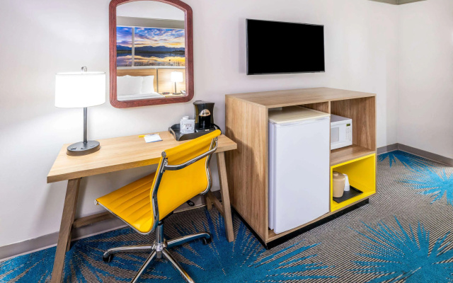 Days Inn by Wyndham Delta CO