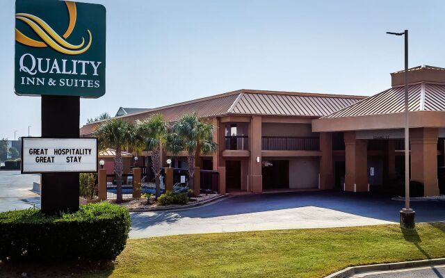 Quality Inn & Suites near Robins Air Force Base