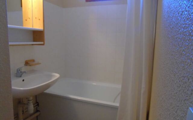 Lou Services Apartment GA48 LSI 001