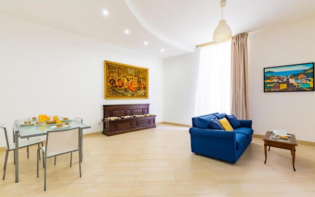 Apartment With Balcony in Palazzo Diaz by Wonderful Italy