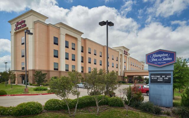 Hampton Inn & Suites Waco-South