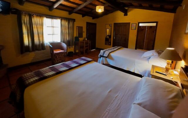 Villa Patzcuaro Garden Hotel & RV Park