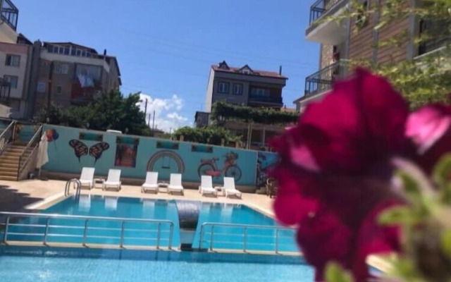 Li̇mon Otel Kiyiköy