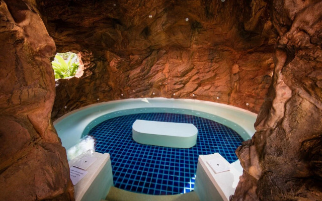 Grande Caribbean Resort by Malai