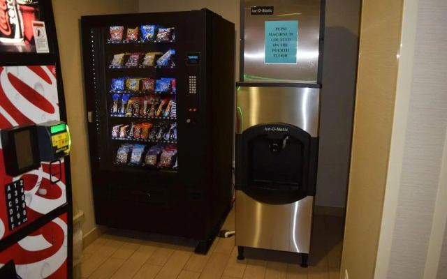 Comfort Inn & Suites Marion I-57