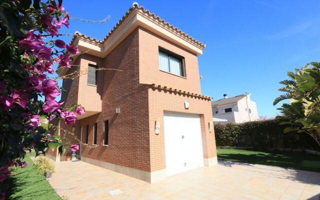 Casa Adosada Para 6 Personas en Cambrils