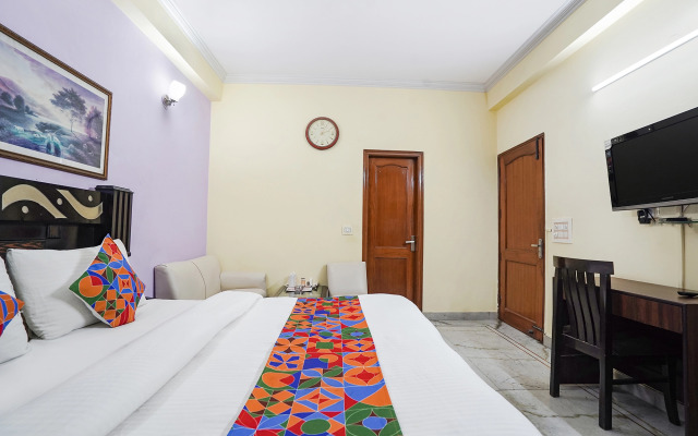 FabExpress IVY Inn Sector 35