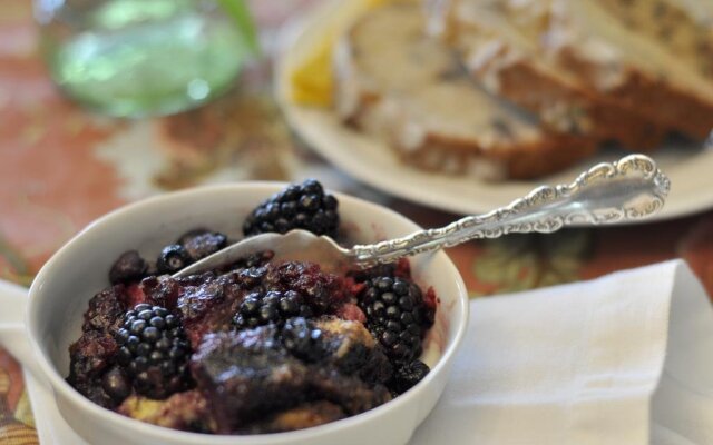 Inn at Huntingfield Creek