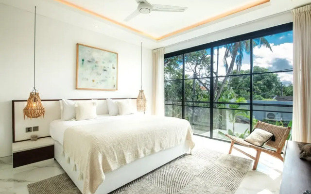 Stunning 6 BR Villa With Breathtaking Scenery