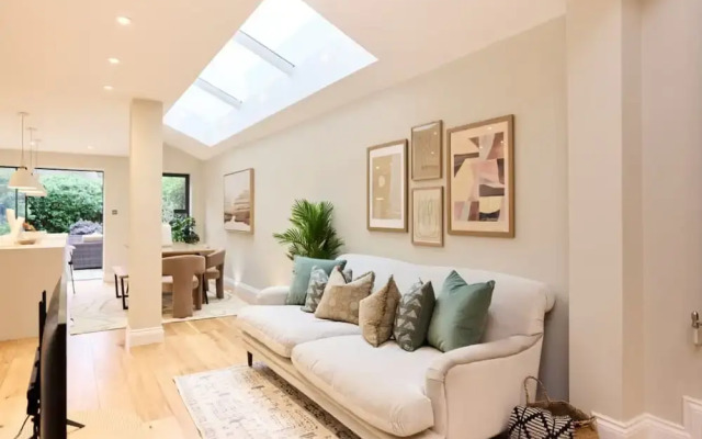 The Latimer Wonder - Stunning 5bdr House With Garden