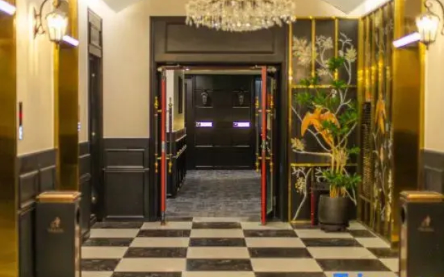 Joyful Riverside Hotel