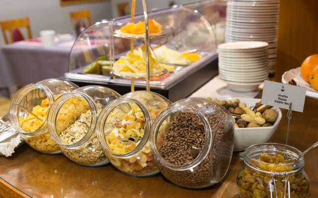 La Villa, Sure Hotel Collection by Best Western