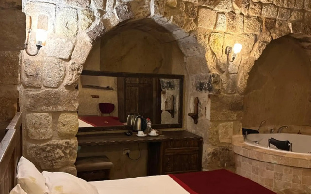 Under Cave Hotel