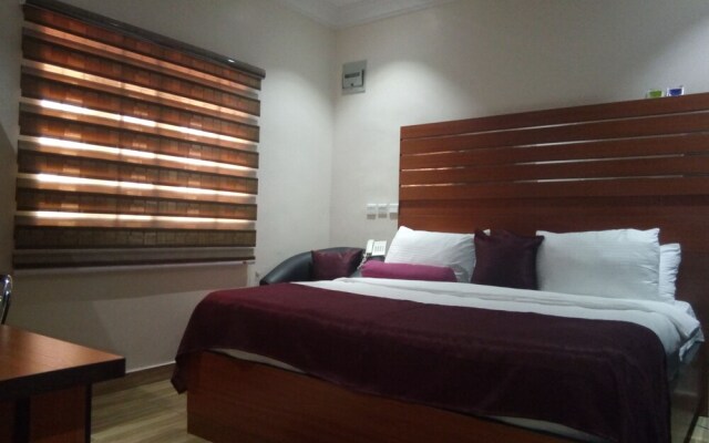 Alim Royal Hotel And Suite