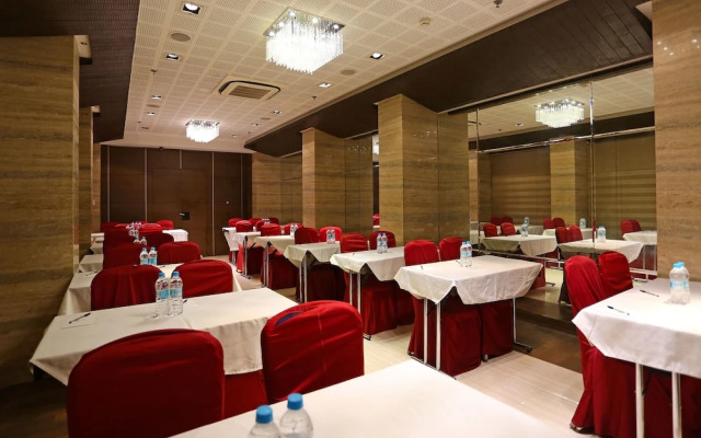 OYO 623 Hotel Suncity Premiere
