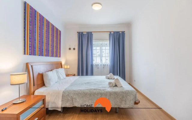 #056 Heart of Historic Albufeira with garage