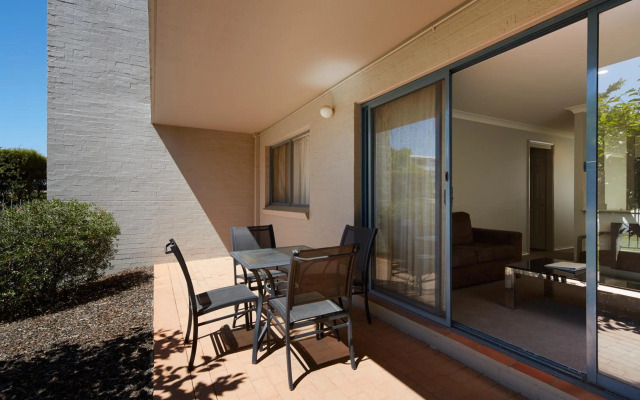 Pinnacle Apartments
