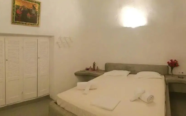 Tzannis Cave House