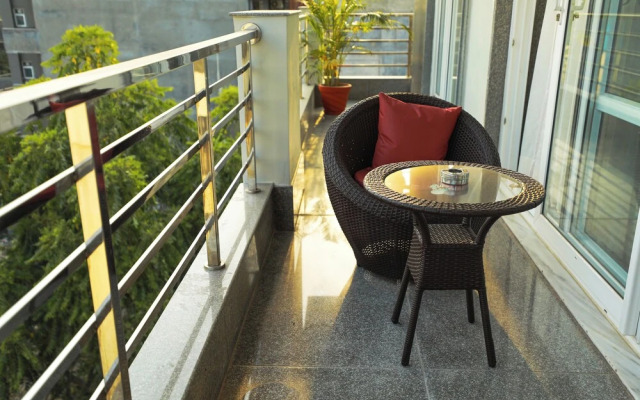 The Onyx by Parfait Street