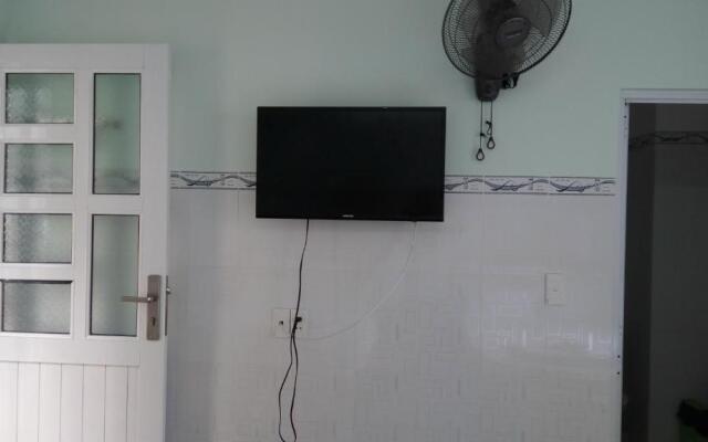 Khách Sạn Anh Tú 27B THÙY VAN