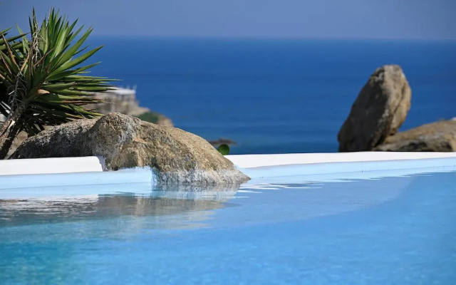 Paraga Scorpios Villa 2 7mins Walk to Beach by Calypso Sunset Villas