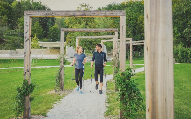 NUHR Medical - Hotel & Restaurant