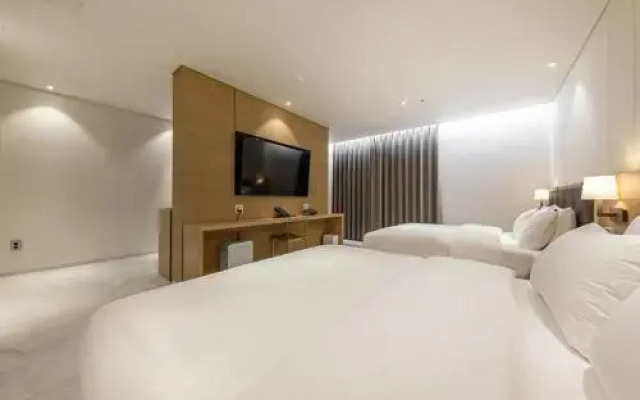 Masan Daisy Hotel
