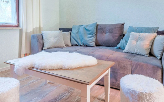 Spacious Apartment near Lake in Guntersberge
